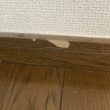 巾木シート剥がれ補修｜東京都小金井市